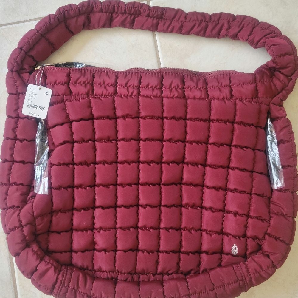 🌸SOLD🌸Free People Quilted Carryall in Mulberry - Picture 1 of 3